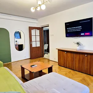 Appartamento Tranquil Unirii - Airy & Comfy With Parking - Next 2parliament, Bucarest